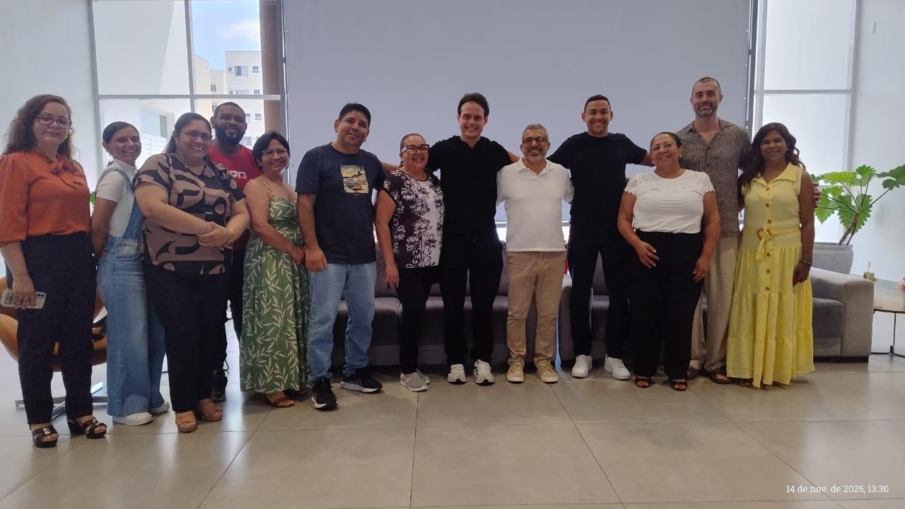 Grupo em atividade com Eduardo Farah